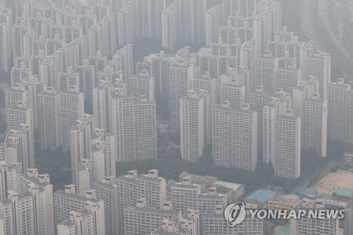 잠실 롯데월드타워에서 바라본 서울 시내 아파트 단지 모습. [연합뉴스]